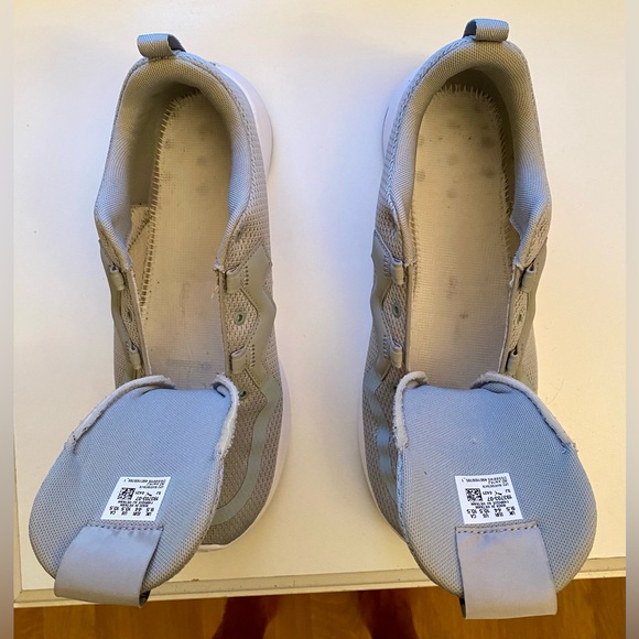 One day worn 10.5 Us PUMA shoes. - Picture 6 of 9